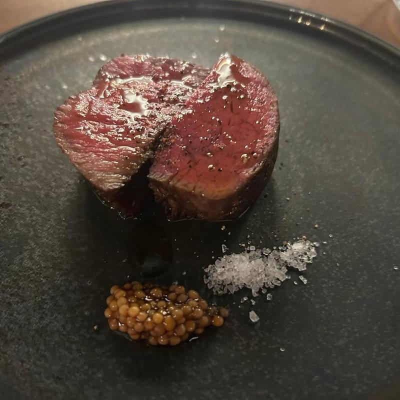 鹿児島牛ランプとシャトーブリアン食べ比べ(PURE MEAT SHOP | COUNTER)