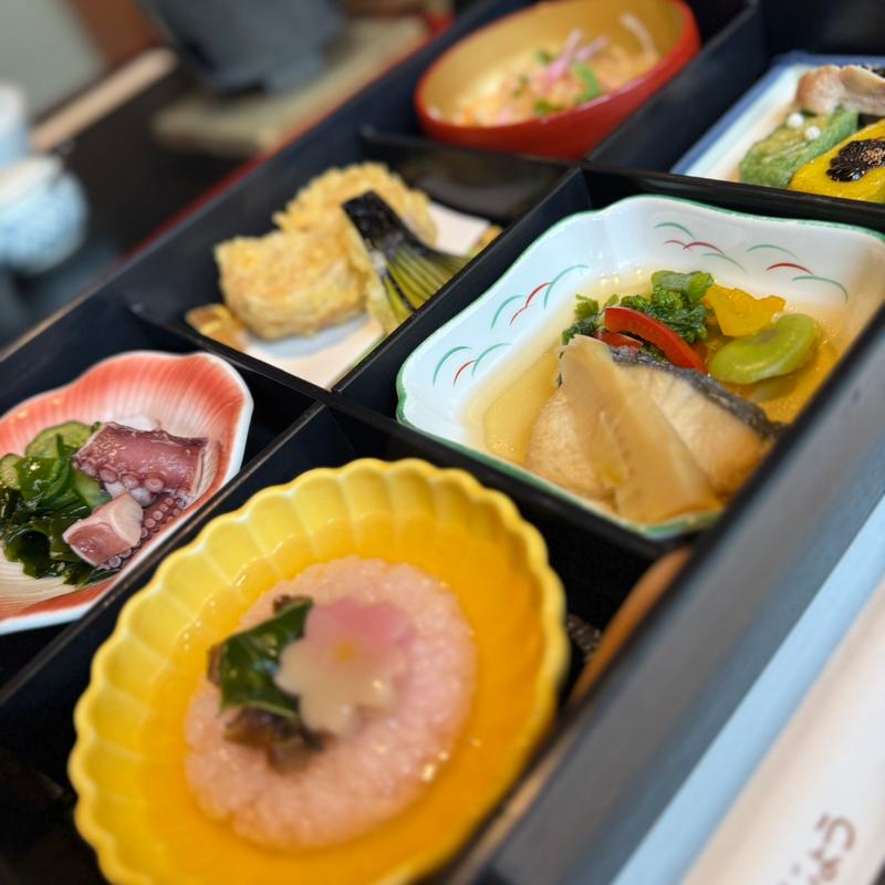 六仕切松花堂弁当(味喰笑羽曳野店)