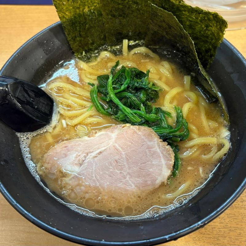 ラーメン(横浜家系ラーメン よつ家)
