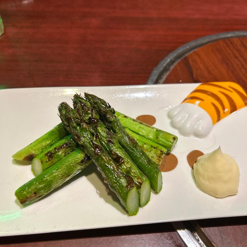アスパラ炙り焼き(焼鳥・串カツ＆飲み放題 たま南1条店)
