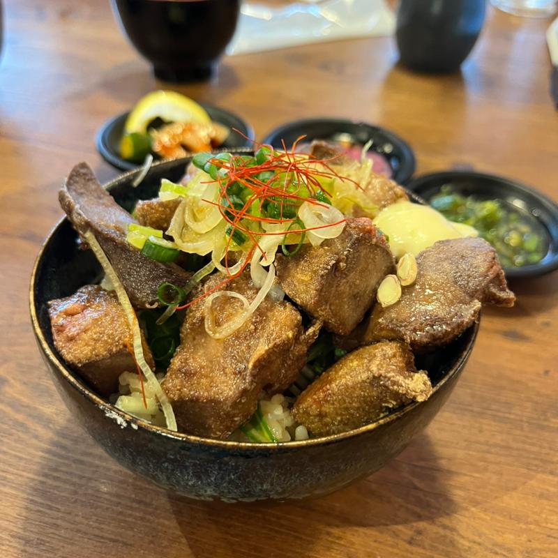 レバー唐揚げ丼(やきとん えん家 中村橋3号店)