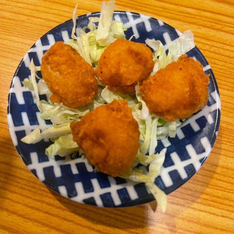 お通し　海老の唐揚げ(武州うどんあかね&みどりダイニング)