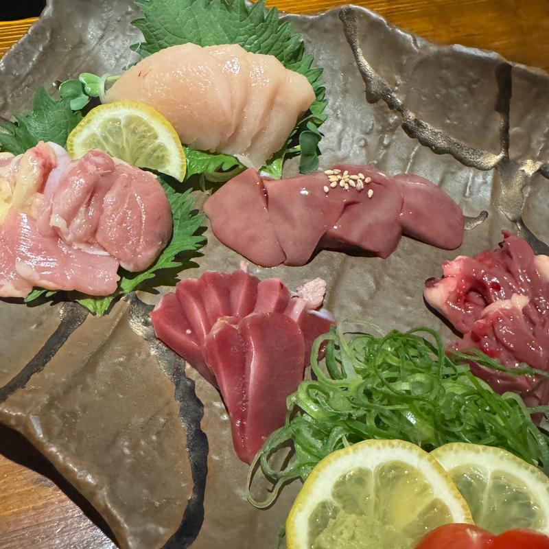 鶏刺し盛り合わせ(鶏想美食 喰う太ら)