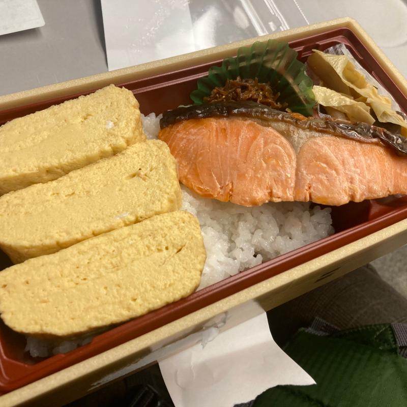 鮭西京焼きとだし巻き弁当(デリカステーション 京都コンコース店)