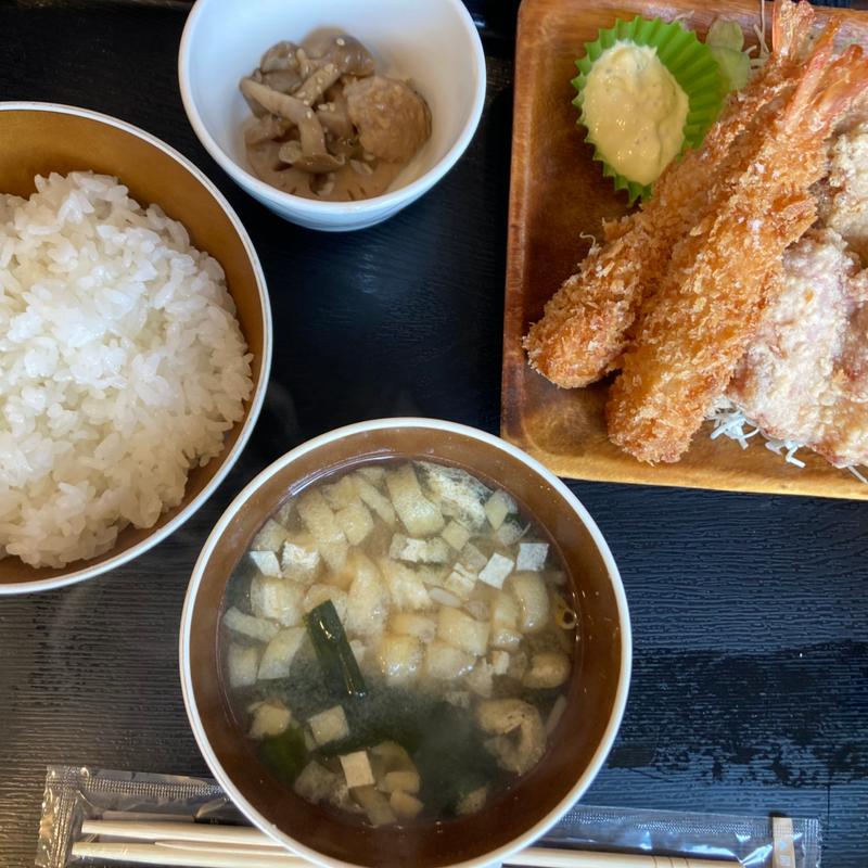 ザンギ＆えびフライ定食(食堂倶楽部よしび)