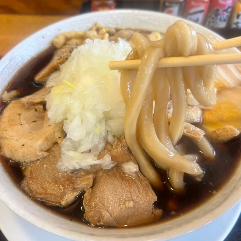 黒醤油チャー玉うどん(肉汁うどん 自家製麺 まとや)