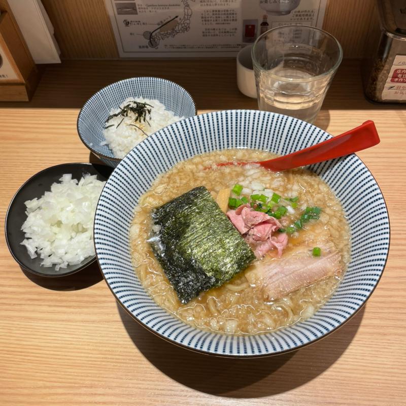 背脂醤油らー麺(焼きあご塩らー麺 たかはし アトレ川崎店)