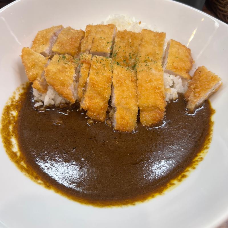 カツカレー(カレー&BAR リバーサイド)