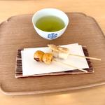 お茶とだんご(あみじま茶屋)
