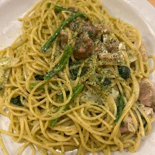 チキンとほうれん草のチーズクリームパスタ(チロリン村 南2条店)