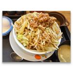 ニンニク野菜マシ大盛牛めし＋生玉子