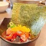 海鮮マグロユッケ海苔手巻