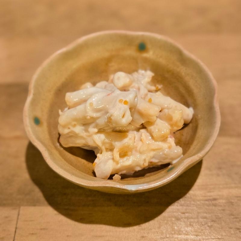 カニカマとマカロニサラダ(食堂黒うさぎ)