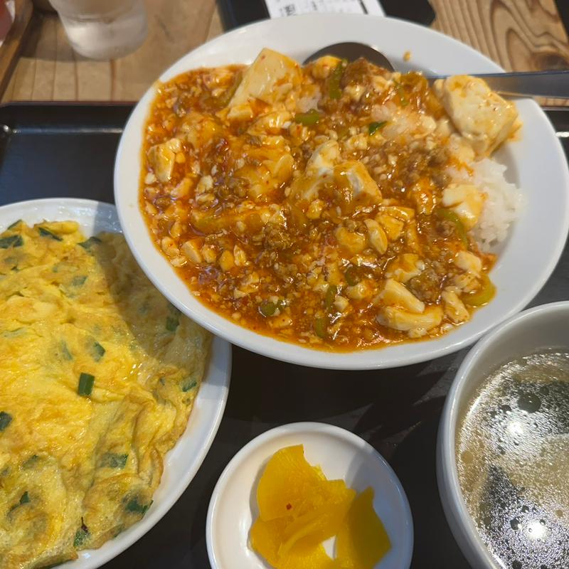 麻婆豆腐丼：ニラ玉(ラーメン餃子館 小次郎 歌舞伎町店)