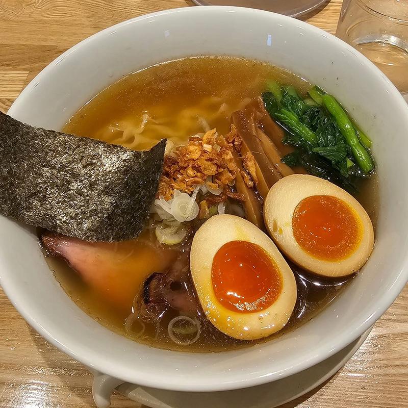 味玉塩そば 炭火つるし焼きチャーシュー 太麺変更(麺や みかん)