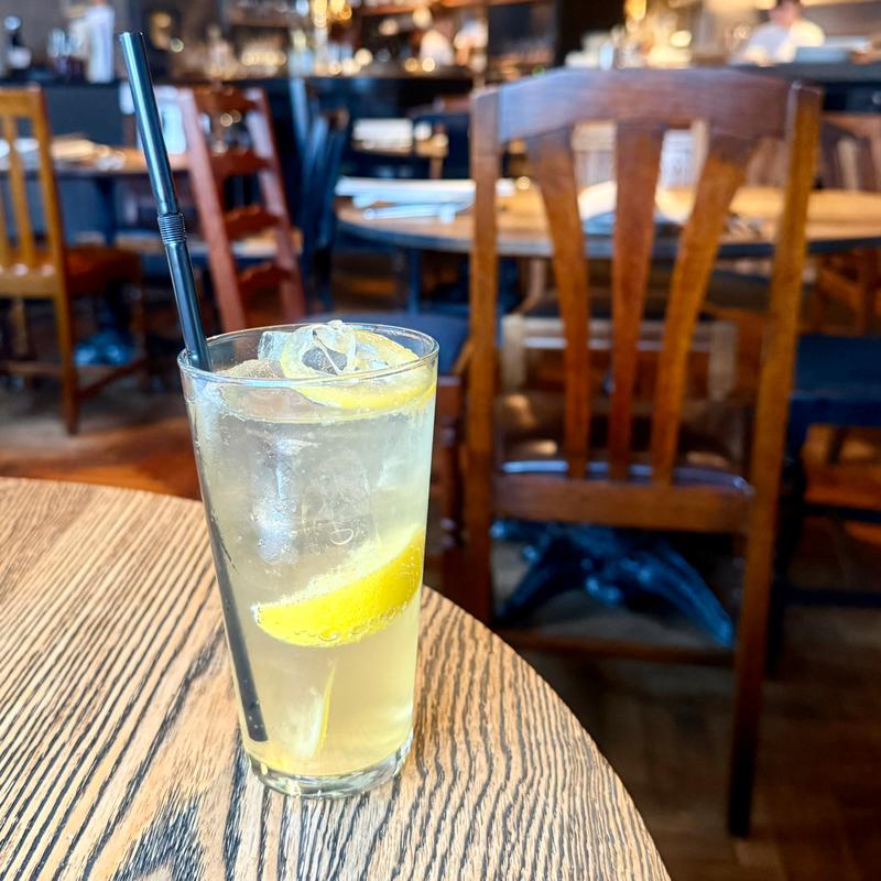 自家製レモネード(Trattoria e Pizzeria MOTHERS)