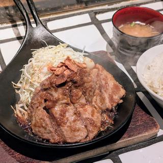 にんにくマシマシガーリックトンテキ定食(東京トンテキ ヨドバシAkiba )