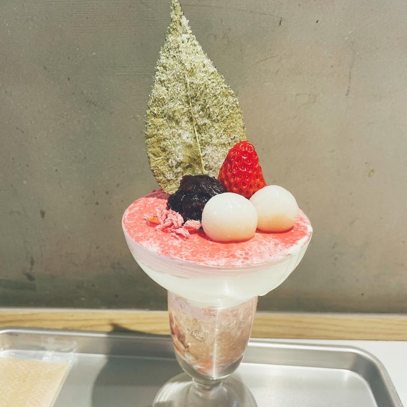クランベリーと桜のパルフェ(シルクレーム阪急三番街)