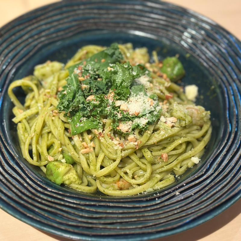 エビとアボカドのジェノベーゼパスタ(エビノスパゲッティ エトモあざみ野店)