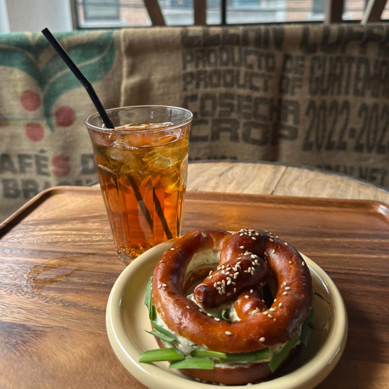 ニラクリームプレッツェル(ATO Shin-okubo)