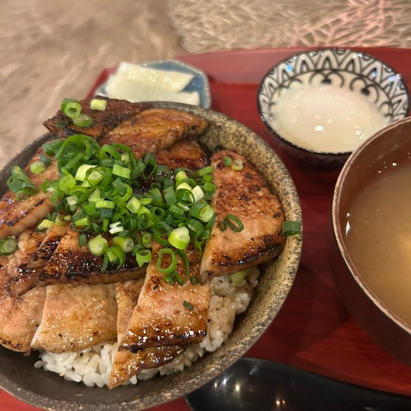 豚丼(桃あか)