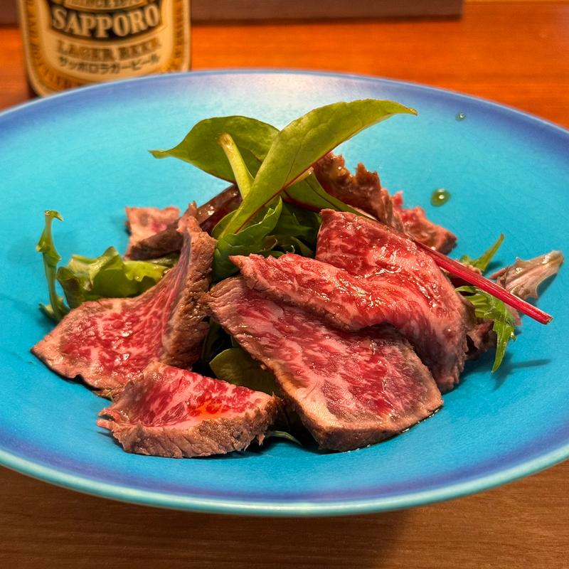 黒毛和牛 牛肉のたたき(呑み処 はれる家)