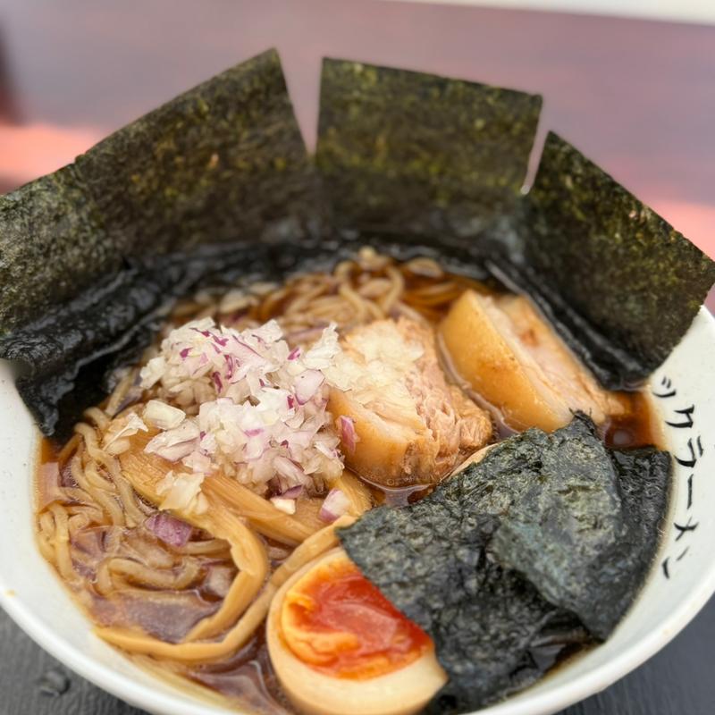 ラーメン(味玉トッピング)(市川ブラックラーメン 林遊船)