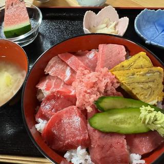 本マグロとバチマグロ丼