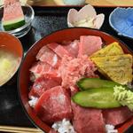 本マグロとバチマグロ丼