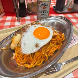ナポリタン　目玉焼き