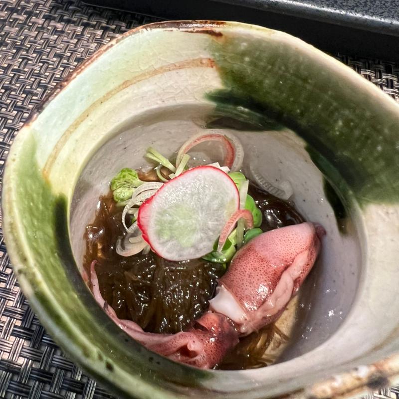 ホタルイカのもずく酢(鮓 くおん)