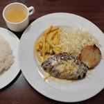 チーズフォンデュハンバーグ(ライス/スープ/オニオンロースト付)(旅する子ブタ 東京駅グランルーフフロント店)