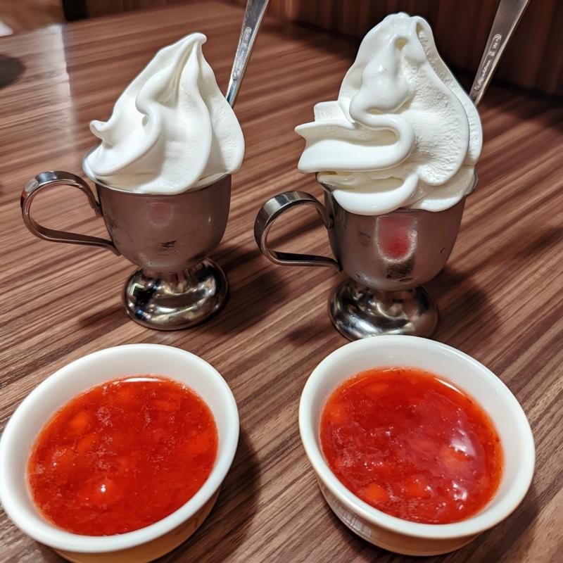 北海道ミニソフト（イチゴソース）(びっくりドンキー 高槻西店 )