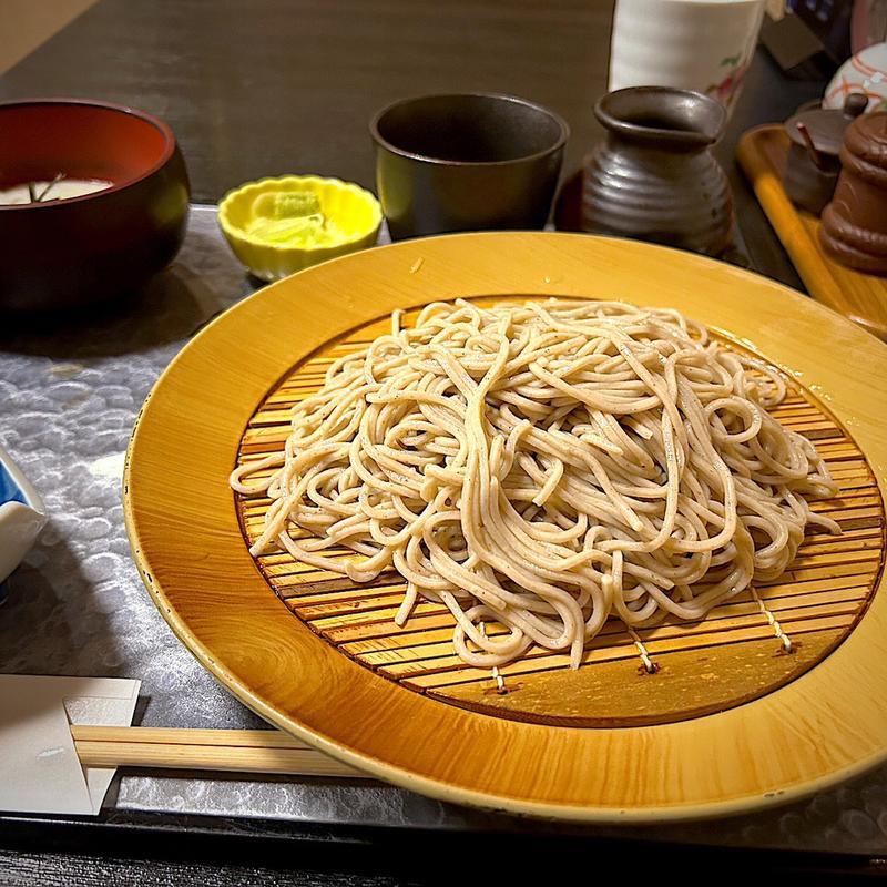 とろろせいろそばとおだしのせご飯(小)に小鉢(味処 尾花)