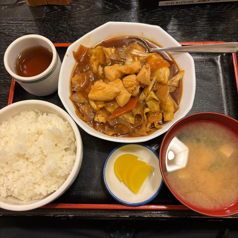 イカとキャベツのピリ辛あんかけ定食(もみじ)