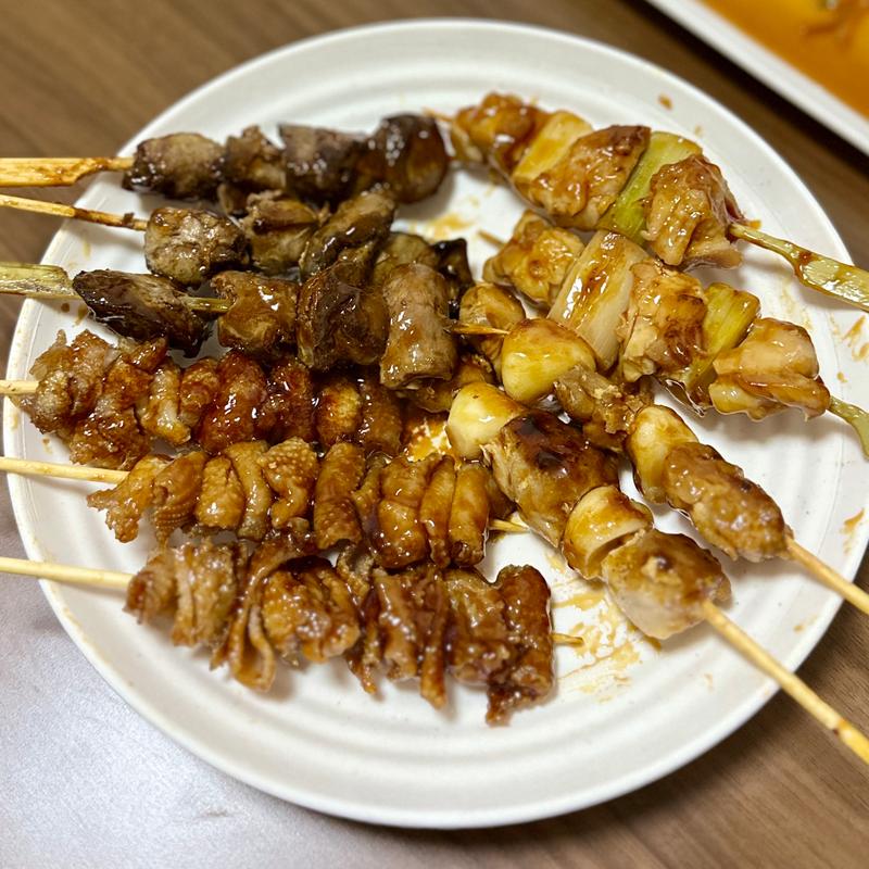 焼き鳥盛合せ(レバー、ももにんにく、皮)(ベルクス 東墨田店)