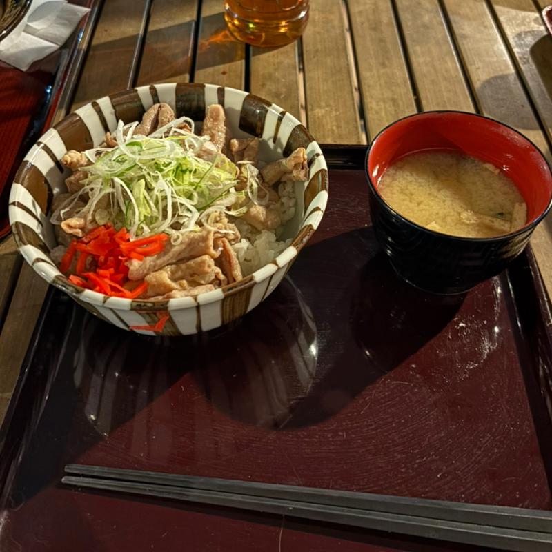 もつ焼き丼(上州ぽ〜く亭)