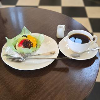 フレッシュケーキとドリンクのセット