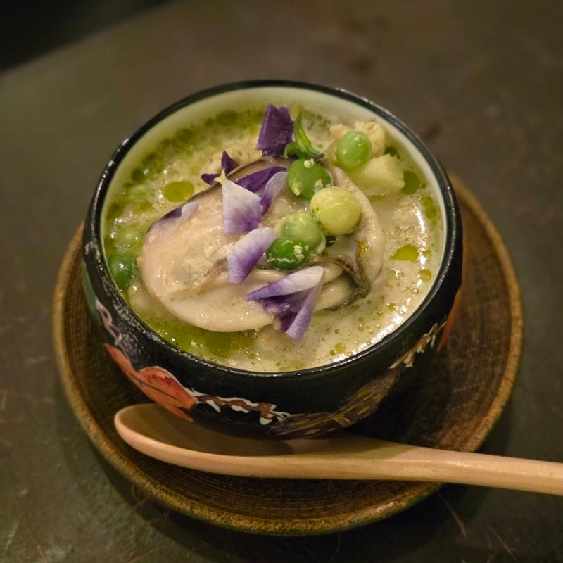 牡蠣オイスターとカリフラワーとブロッコリーの豆乳クリームソース蕗の薹オイル(和食バル タケイチ （和食BAL Takeichi）)