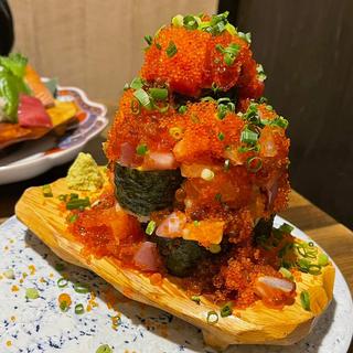 赤字覚悟のキラクニこぼれすし(海鮮と浜焼き ネオ大衆個室酒場 キラクニ。 金山駅本店)