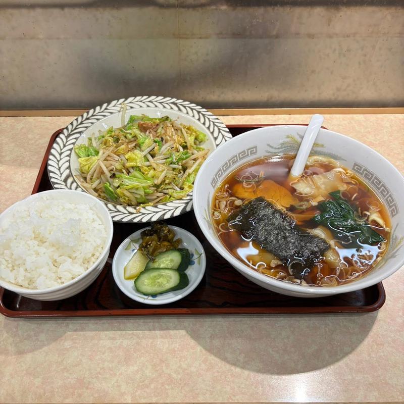 ニラ野菜炒めとワンタンセット(香新)