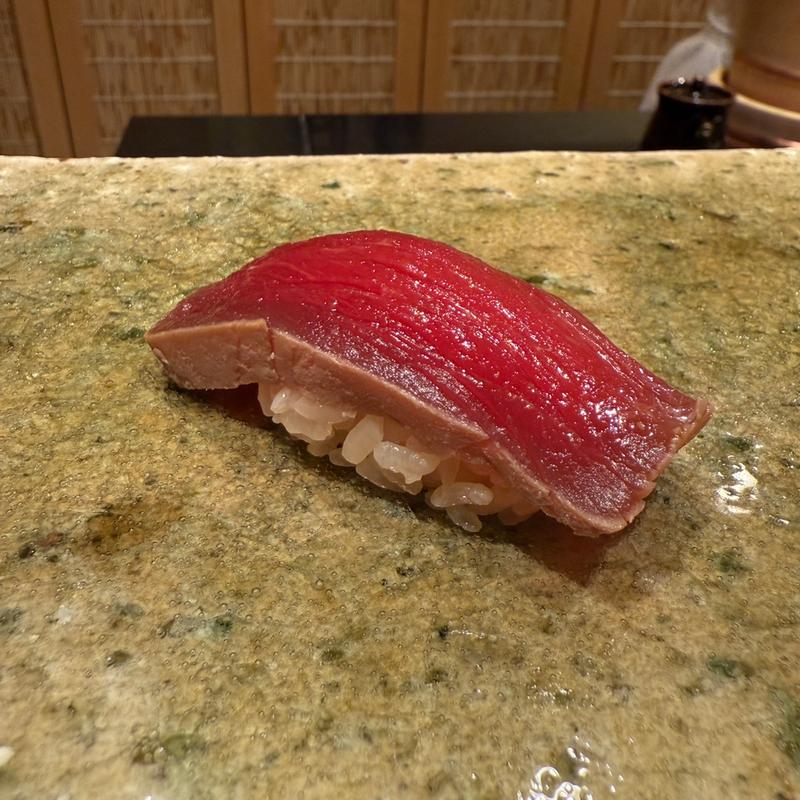 漬けマグロ(神田錦町 鮨 たか晴)