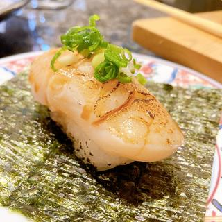 手包み炙りほたて焦がし醤油(すし辰緑井本店 )