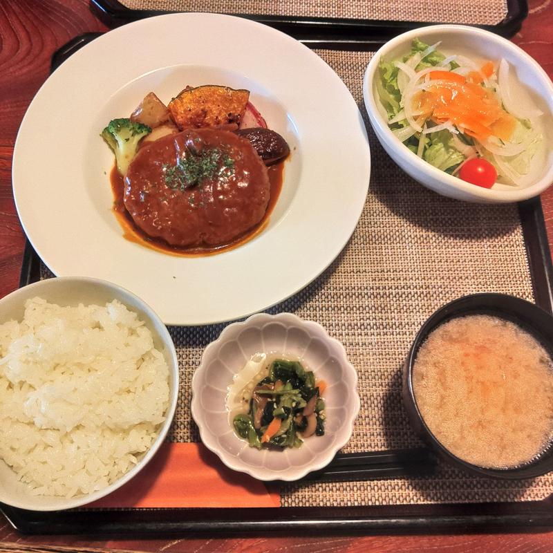 特製デミグラスソースハンバーグ定食(天狗の宴前沢店)