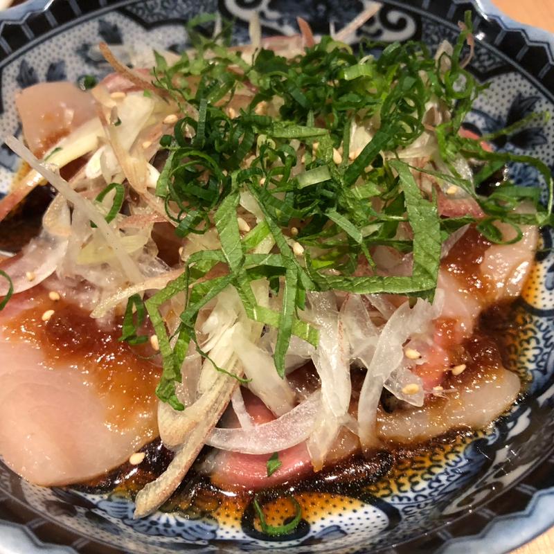 季節限定メニュー、マダイの桜葉締め(博多ちょうすけ 中目黒店)