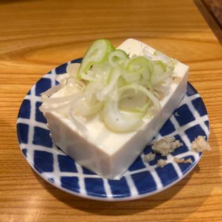 お通し　豆腐(武州うどんあかね&みどりダイニング)