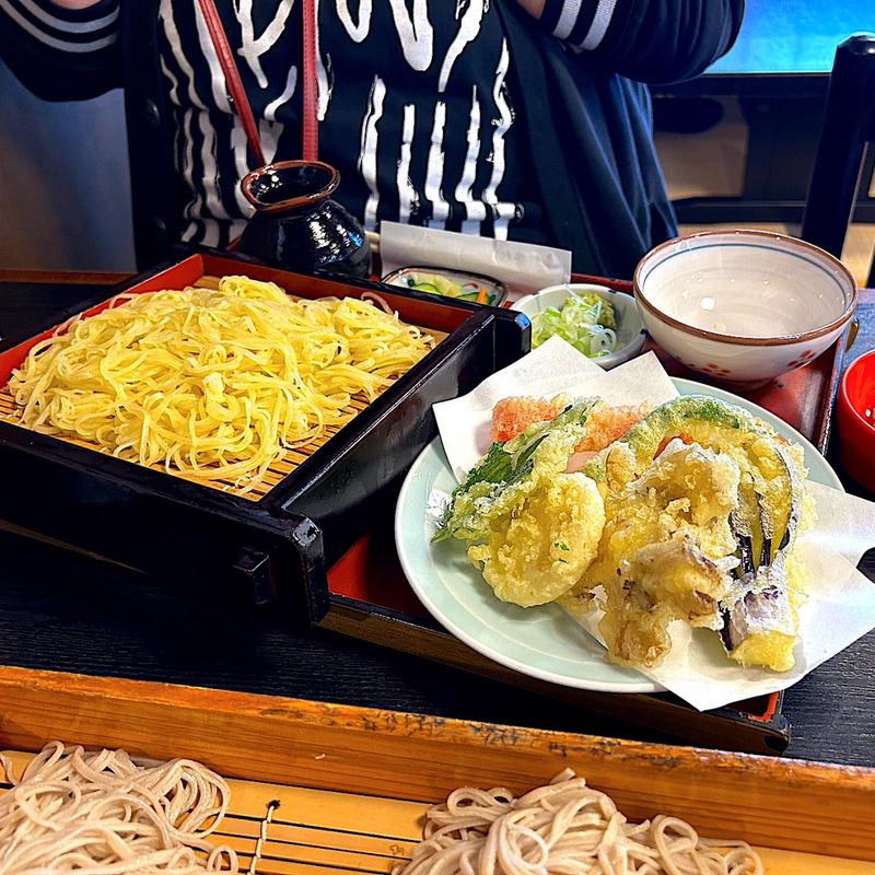 菊切り 野菜天付き(手打そば 竹ふく)