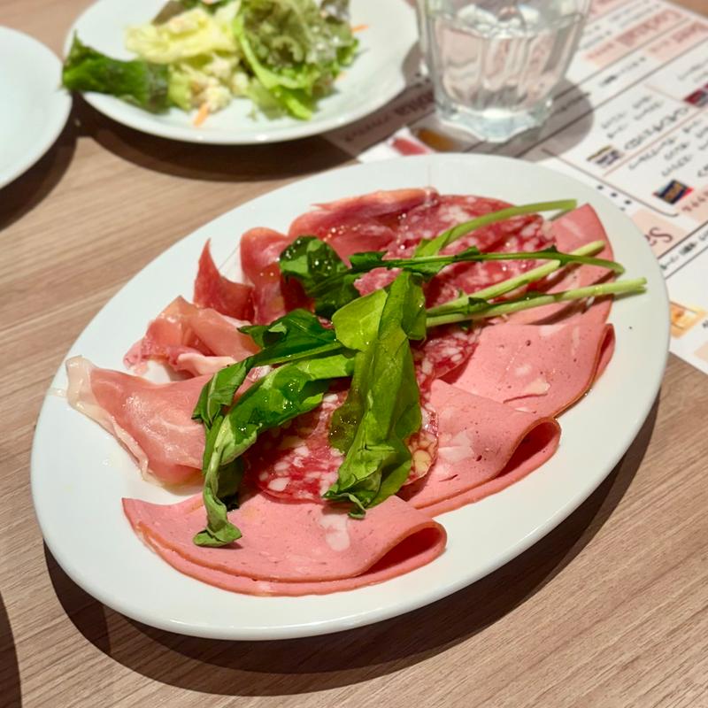 ハム盛り合わせ(北海道イタリアン ミアボッカ エキアプレミエ和光店)