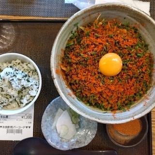 ニラどっさり！旨辛油そば(そば道 東京蕎麦style 大井町本店)