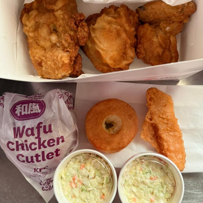 30%OFFパック　コールスローS 和風チキンカツバーガー(ケンタッキーフライドチキン島忠ホームズ草加舎人店)